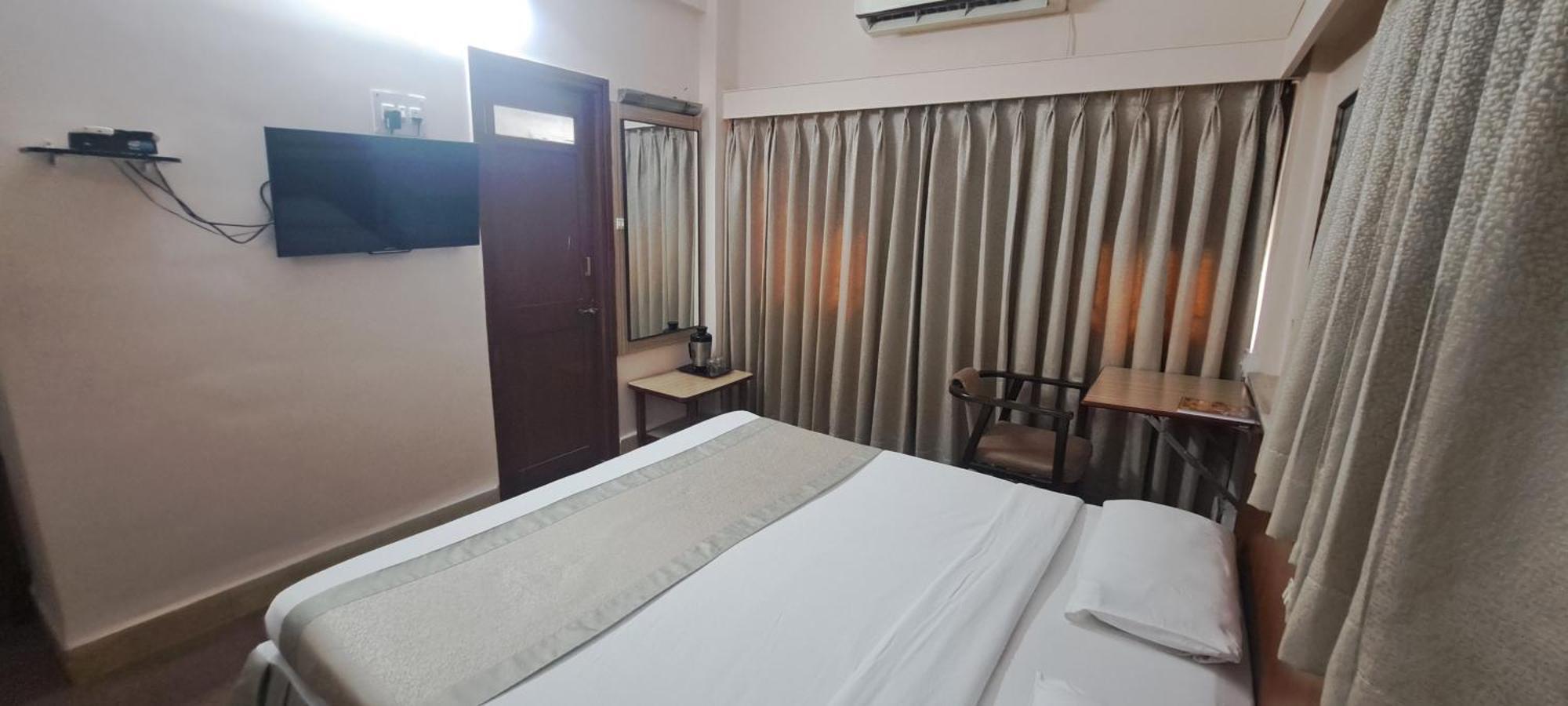 Hotel Swaroop Pune Eksteriør bilde