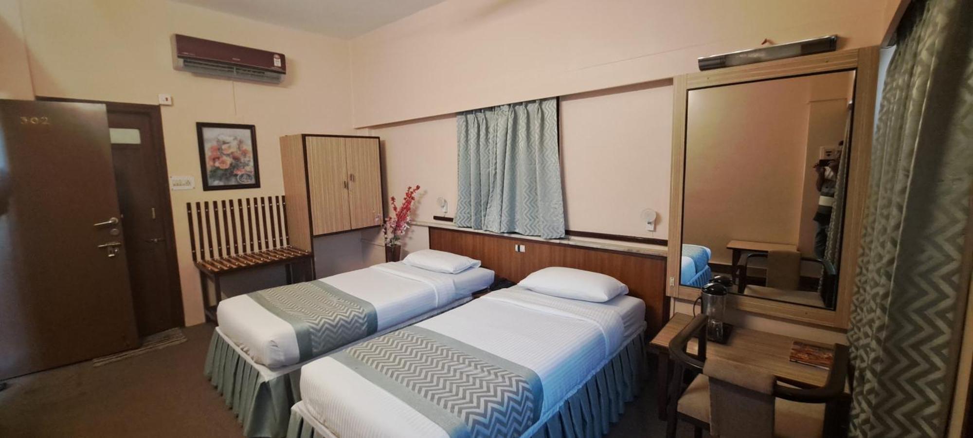 Hotel Swaroop Pune Eksteriør bilde