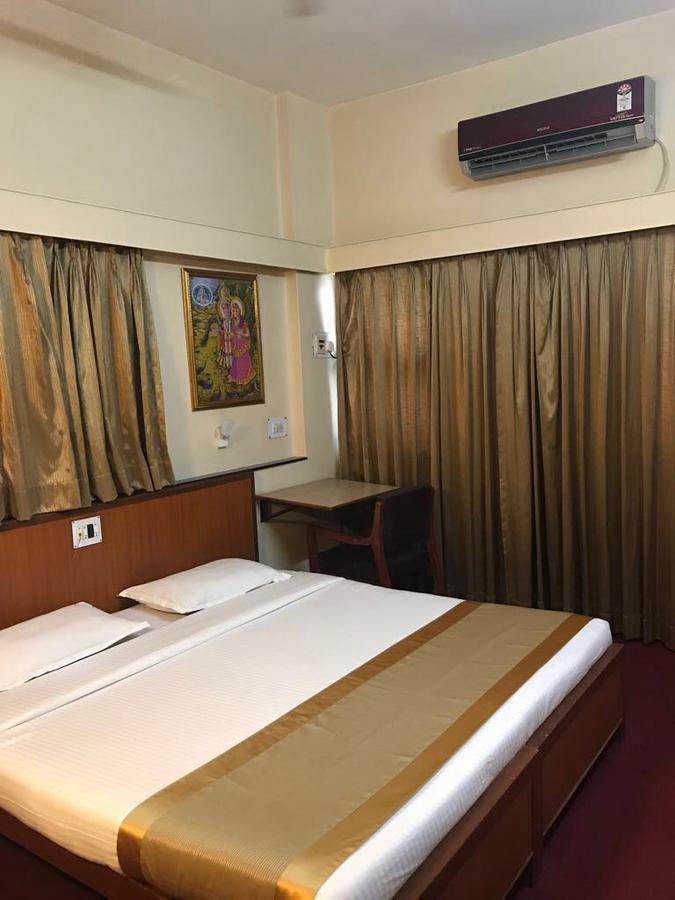 Hotel Swaroop Pune Eksteriør bilde