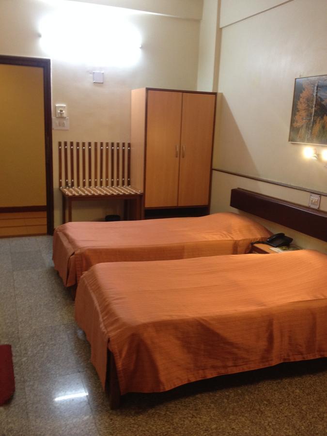 Hotel Swaroop Pune Eksteriør bilde