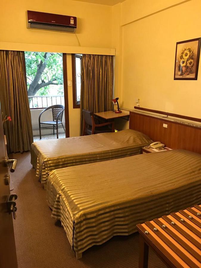 Hotel Swaroop Pune Eksteriør bilde